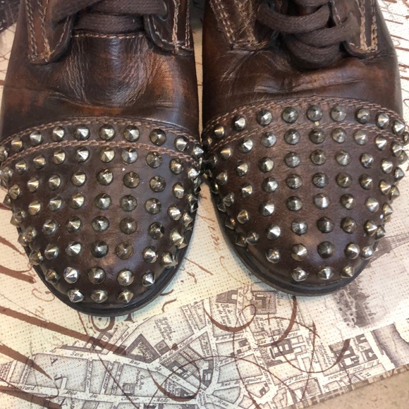 Women Steve Madden Spike Boot - Picture 2 of 7